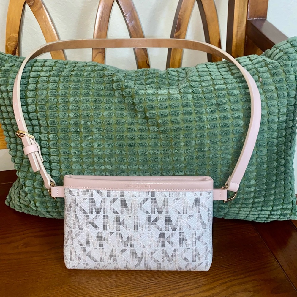 Michael Kors Pink and Cream Shoulder Bag with Chic Appeal